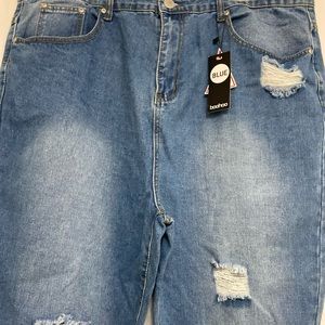 Boohoo. Blue multiwash distressed denim jeans  NWT SZ  16